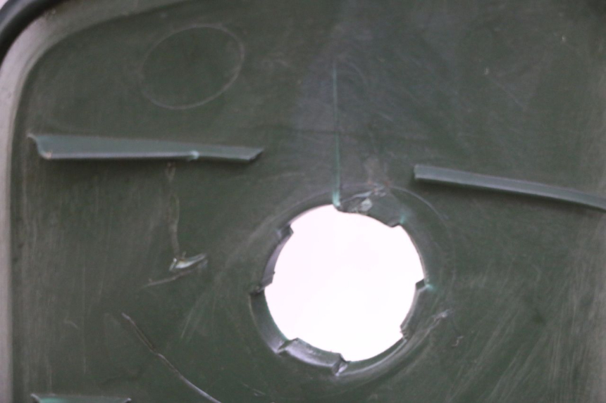 photo de FRONT INSPECTION COVER PEUGEOT ELYSEO 125 (1999 - 2004) - Zoom on usage condition