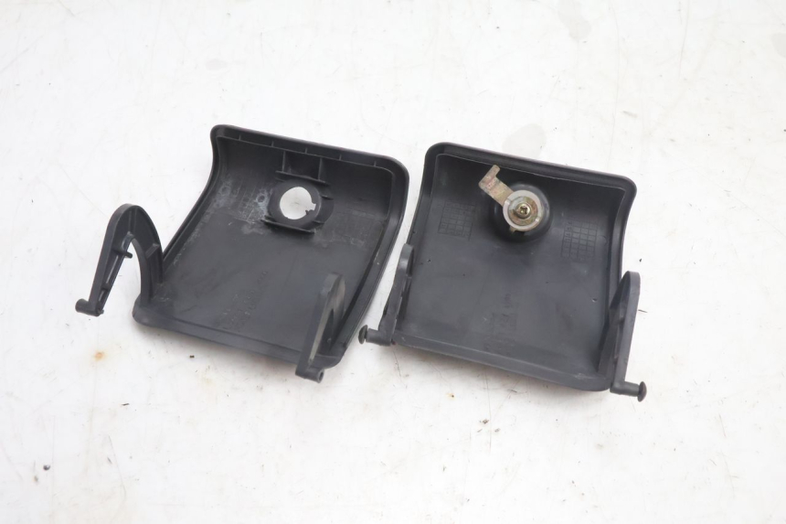 photo de FRONT INSPECTION COVER HONDA FES PANTHEON 2T 125 (1998 - 2002) - Technical close-up