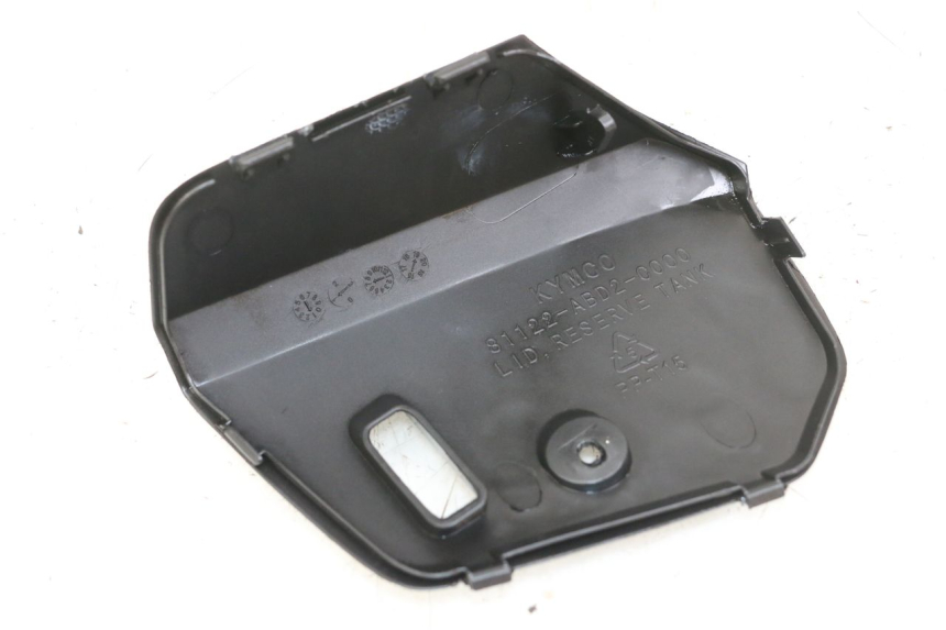 photo de FRONT INSPECTION COVER KYMCO X-TOWN XTOWN 125 (2016 - 2021) - Alternative perspective