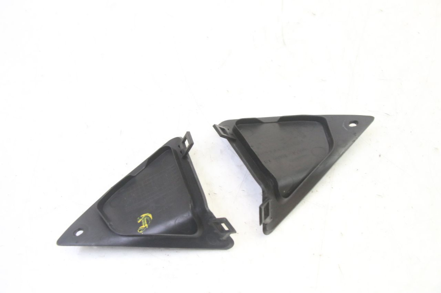 photo de FRONT INSPECTION COVER SUZUKI SV S 650 (2003 - 2009) - Technical close-up