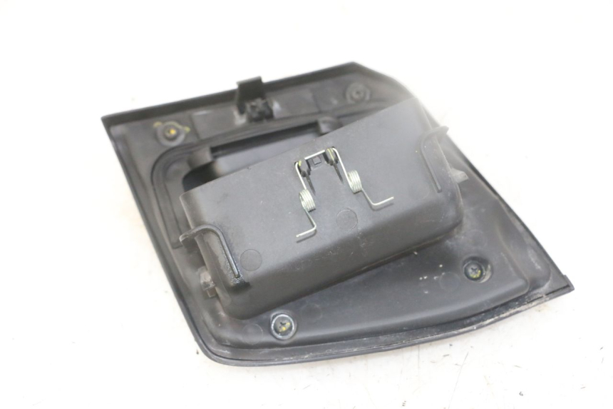 photo de RIGHT INSPECTION COVER HONDA FORZA ABS 300 (2013 - 2017) - Technical close-up