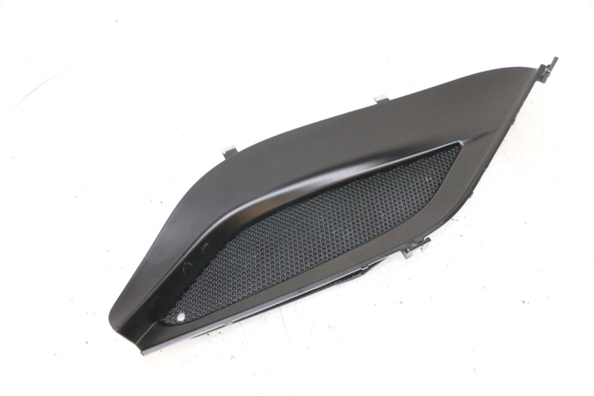 photo de RIGHT INSPECTION COVER PIAGGIO MP3 HPE 300 (2019 - 2026) - Product overview