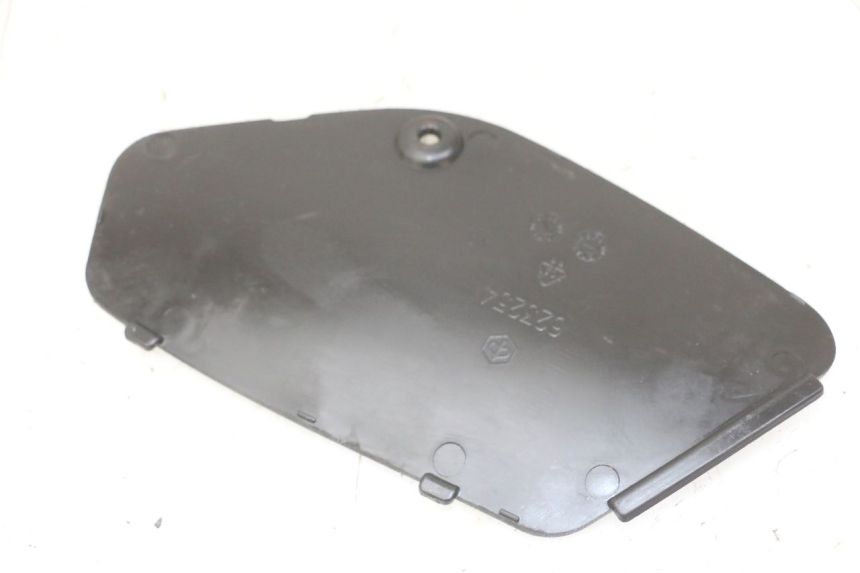 photo de RIGHT INSPECTION COVER PIAGGIO MP3 LT 300 (2010 - 2016) - Component detail