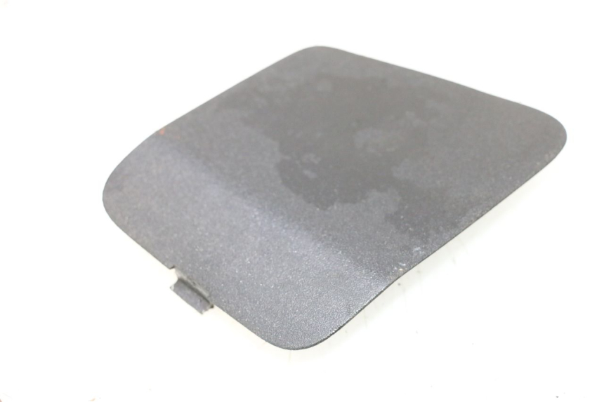 photo de RIGHT INSPECTION COVER PEUGEOT SATELIS COMPRESSOR K15 125 (2006 - 2009) - Alternative perspective
