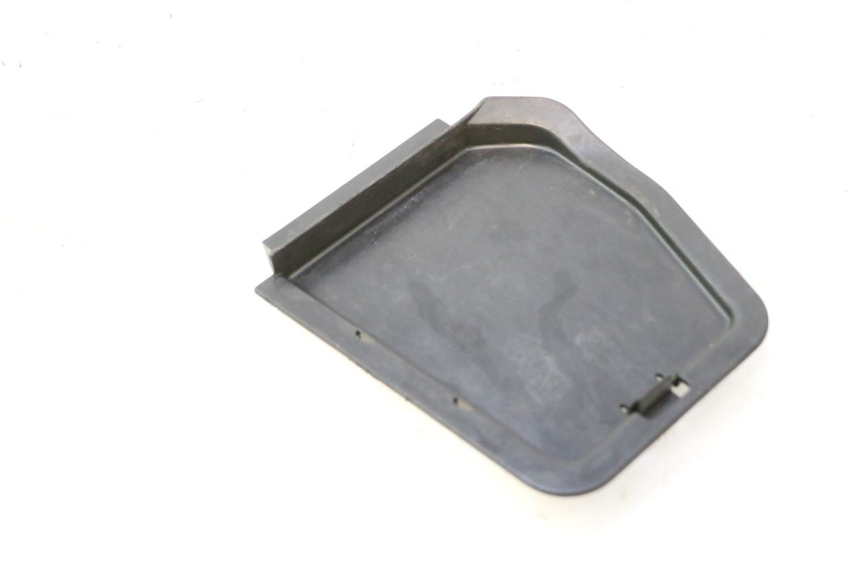 photo de LEFT INSPECTION COVER HONDA FJS SILVER WING SILVERWING 400 (2005 - 2008) - Zoom on usage condition