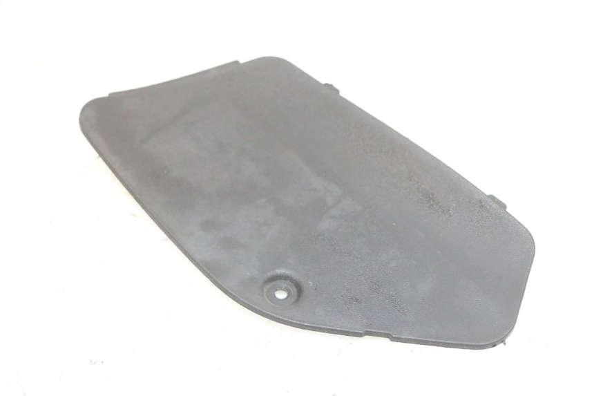 photo de LEFT INSPECTION COVER PIAGGIO MP3 125 (2006 - 2014) - Zoom on usage condition