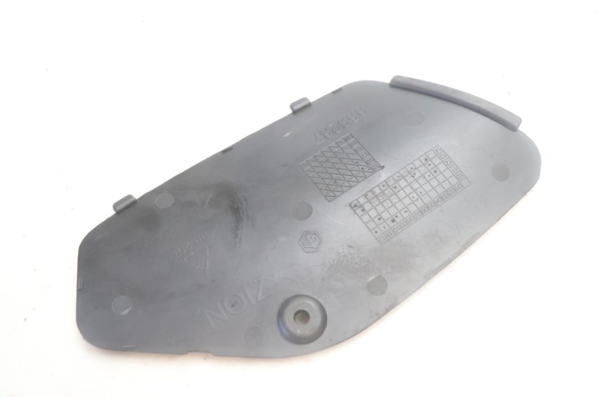 photo de LEFT INSPECTION COVER PIAGGIO MP3 500 (2016 - 2018) - Alternative perspective