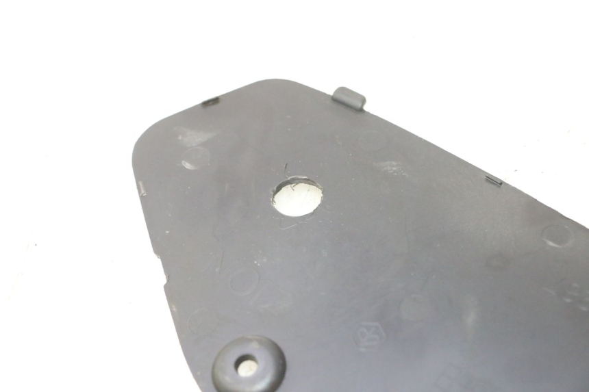 photo de LEFT INSPECTION COVER PIAGGIO MP3 500 (2011 - 2015) - Zoom on usage condition