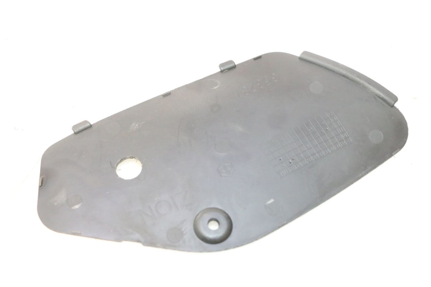 photo de LEFT INSPECTION COVER PIAGGIO MP3 500 (2011 - 2015) - Alternative perspective