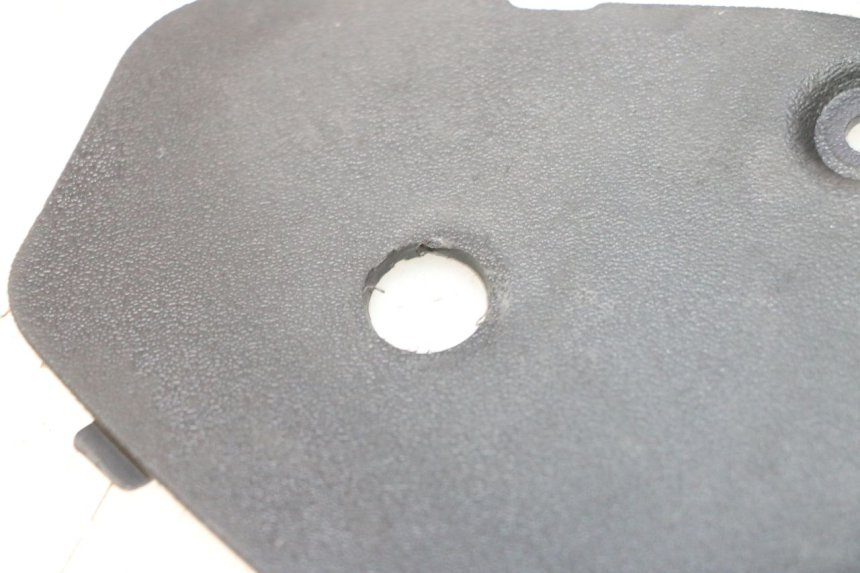 photo de LEFT INSPECTION COVER PIAGGIO MP3 500 (2011 - 2015) - Technical close-up