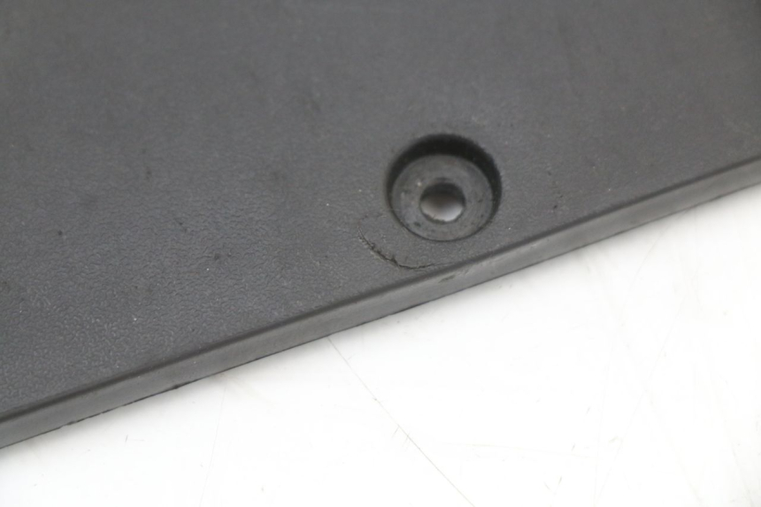 photo de ACCESS PANEL PIAGGIO MP3 LT 400 (2007 - 2012) - Alternative perspective