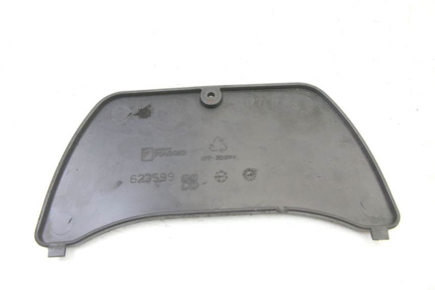 photo de INSPECTION COVER PIAGGIO MP3 500 (2011 - 2015) - Zoom on usage condition