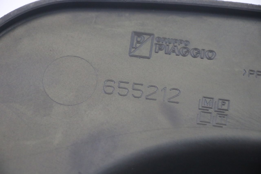 photo de INSPECTION COVER PIAGGIO MP3 RL 250 (2006 - 2010) - Fixing points details