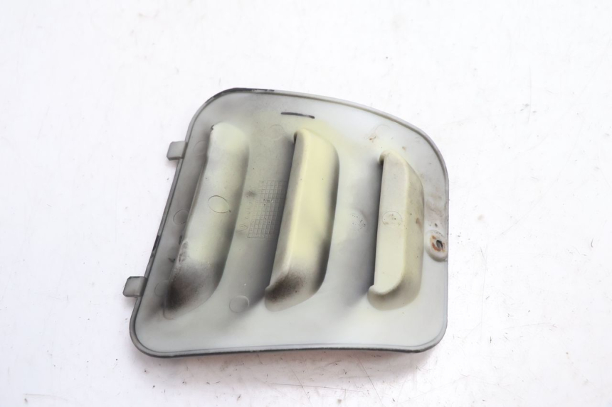 photo de INSPECTION COVER YIYING RETRO 50 (2008 - 2017) - Alternative perspective
