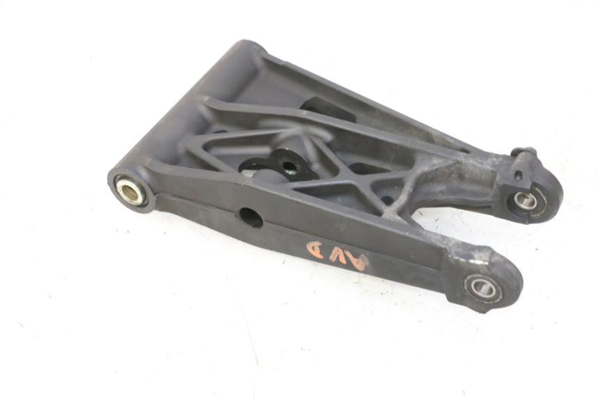 photo de FRONT WISHBONE CONTROL ARM QUADRO 4 4D 350 (2015 - 2018) - Technical close-up