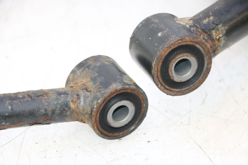 photo de FRONT WISHBONE CONTROL ARM KYMCO MXU R 250 (2004 - 2010) - Technical close-up