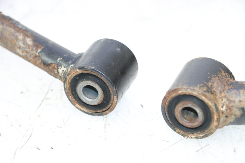 photo de FRONT WISHBONE CONTROL ARM KYMCO MXU R 250 (2004 - 2010) - Fixing points details