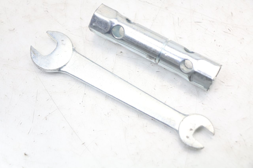 photo de TOOL KIT KYMCO AGILITY 4T 50 (2018 - 2022) - Zoom on usage condition