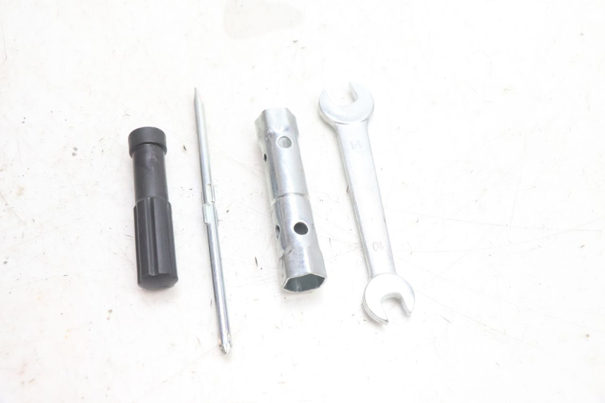 photo de TOOL KIT KYMCO AGILITY CITY 16P 125 (2015 - 2024) - Component detail
