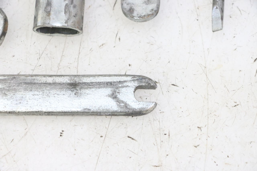 photo de TOOL KIT HONDA CBF 125 (2009 - 2015) - Technical close-up