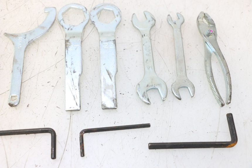 photo de TOOL KIT KAWASAKI ER-6 ER6 F ABS 650 (2012 - 2016) - Alternative perspective