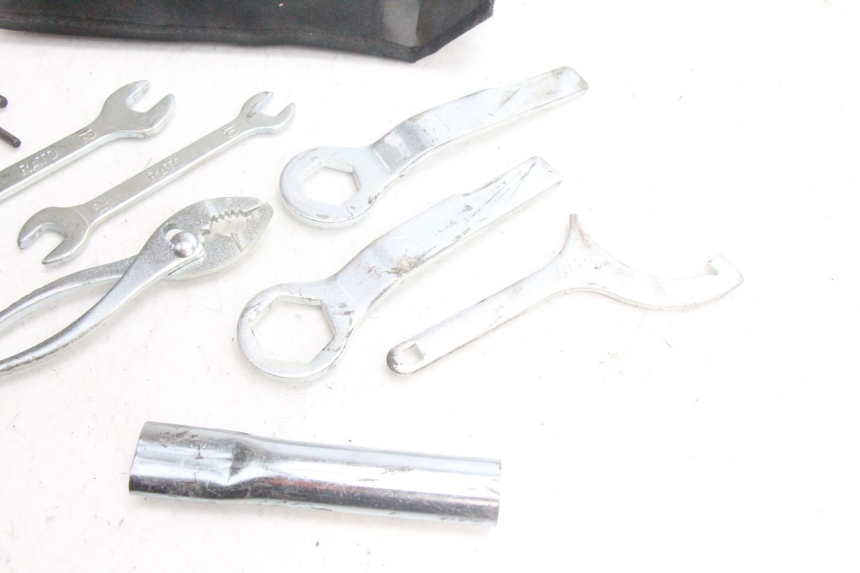 photo de TOOL KIT KAWASAKI ER-6 ER6 F ABS 650 (2012 - 2016) - Technical close-up