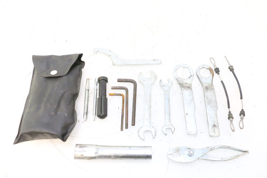photo de TOOL KIT KAWASAKI ER-6 ER6 N 650 (2005 - 2009) - Technical close-up