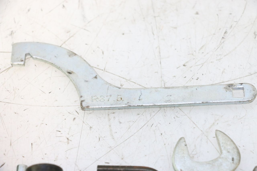 photo de TOOL KIT KAWASAKI ER-6 ER6 N 650 (2005 - 2009) - Surface and material condition