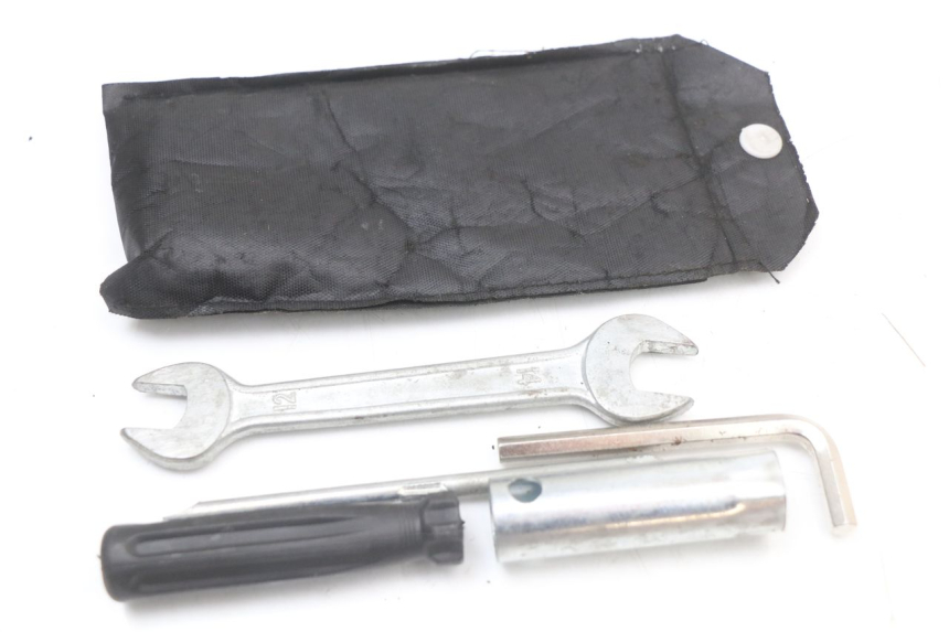 photo de TOOL KIT JM MOTORS EVOLIS 4T 50 (2018 - 2022) - Zoom on usage condition