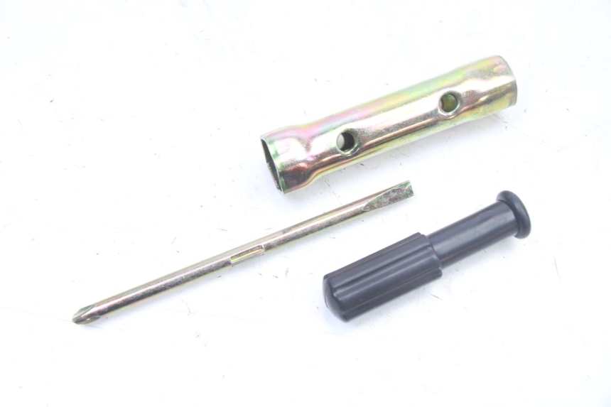 photo de TOOL KIT SYM FIDDLE 3 III 125 (2014 - 2020) - Zoom on usage condition