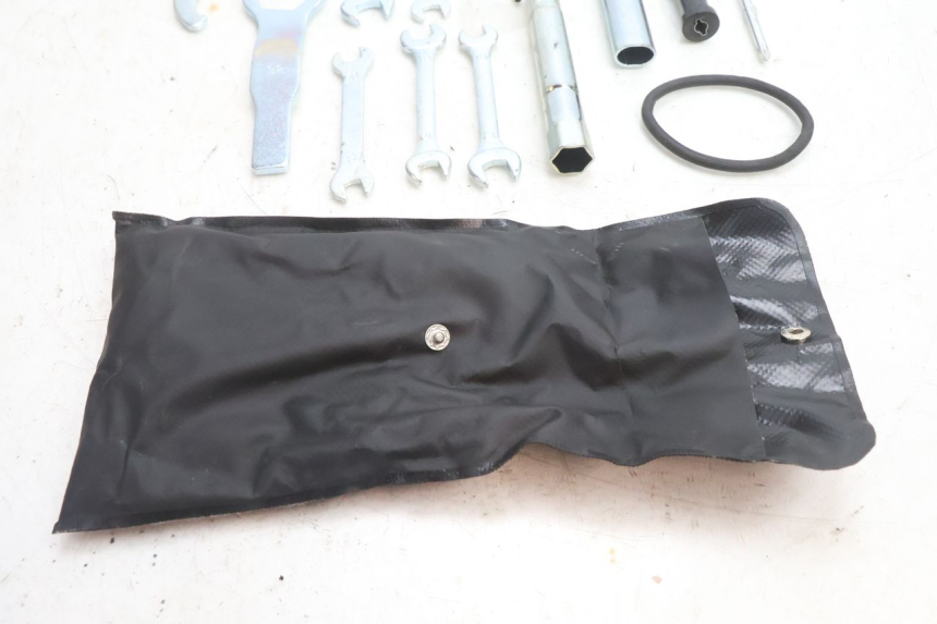 photo de TOOL KIT YAMAHA FZ8 800 (2010 - 2016) - Product overview