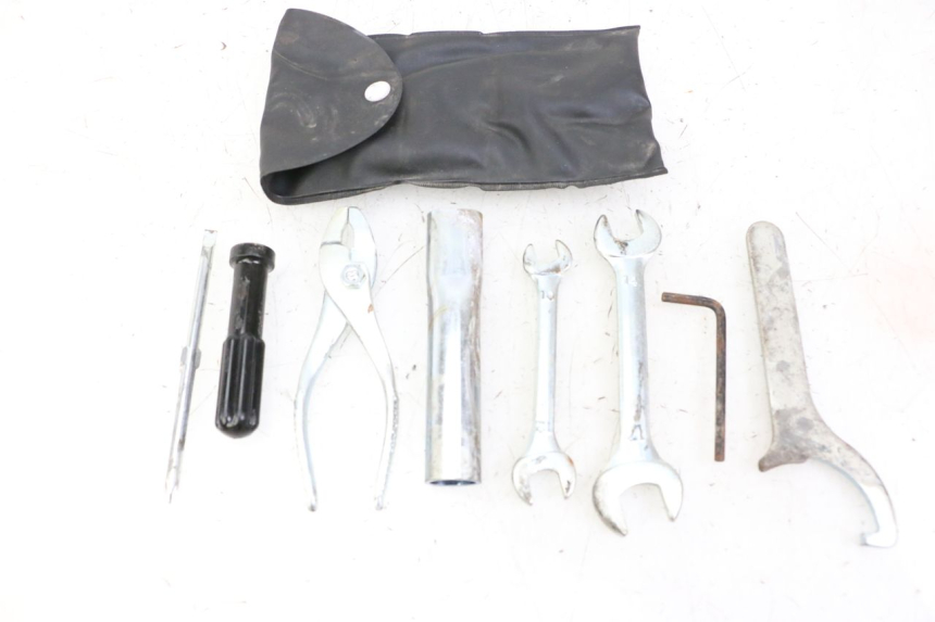 photo de TOOL KIT SUZUKI GSR 750 (2011 - 2017) - Checked used part