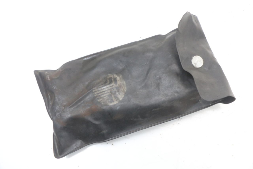 photo de TOOL KIT HYOSUNG GTR 125 (2006 - 2008) - Zoom on usage condition