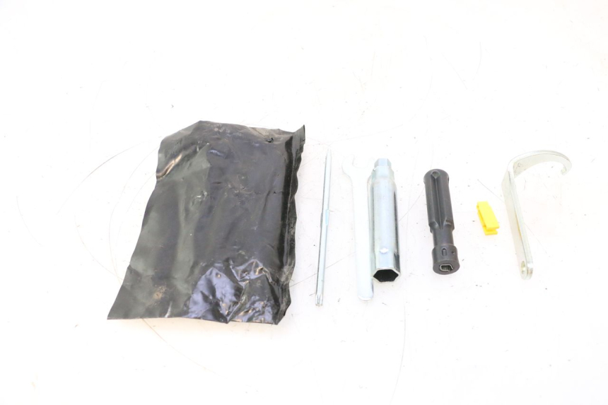 photo de TOOL KIT PIAGGIO MP3 LT 400 (2007 - 2012) - Main view
