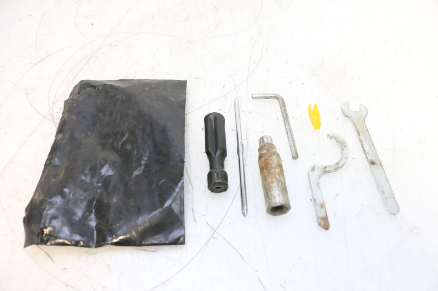 photo de TOOL KIT PIAGGIO MP3 125 (2006 - 2014) - Main view