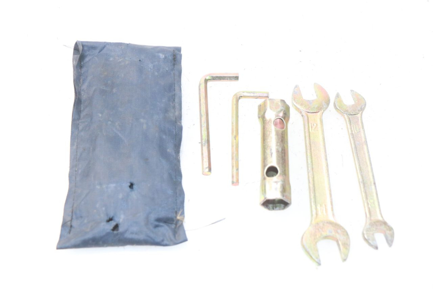 photo de TOOL KIT YAMASAKI MSX 50 (2013 - 2022) - Zoom on usage condition