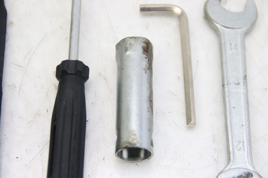 photo de TOOL KIT JM MOTORS OLDIES 4T 50 (2010 - 2020) - Technical close-up