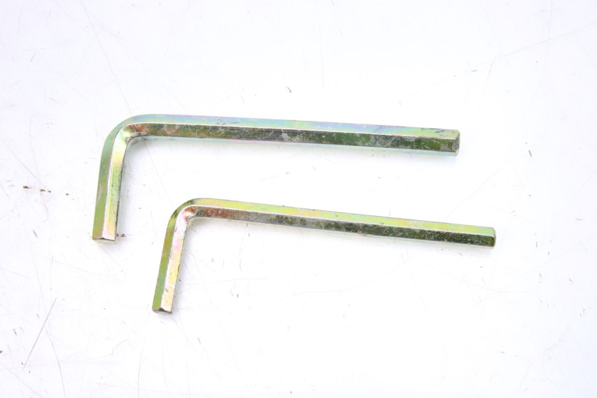 photo de TOOL KIT KEEWAY OUTLOOK 125 (2007 - 2013) - Technical close-up