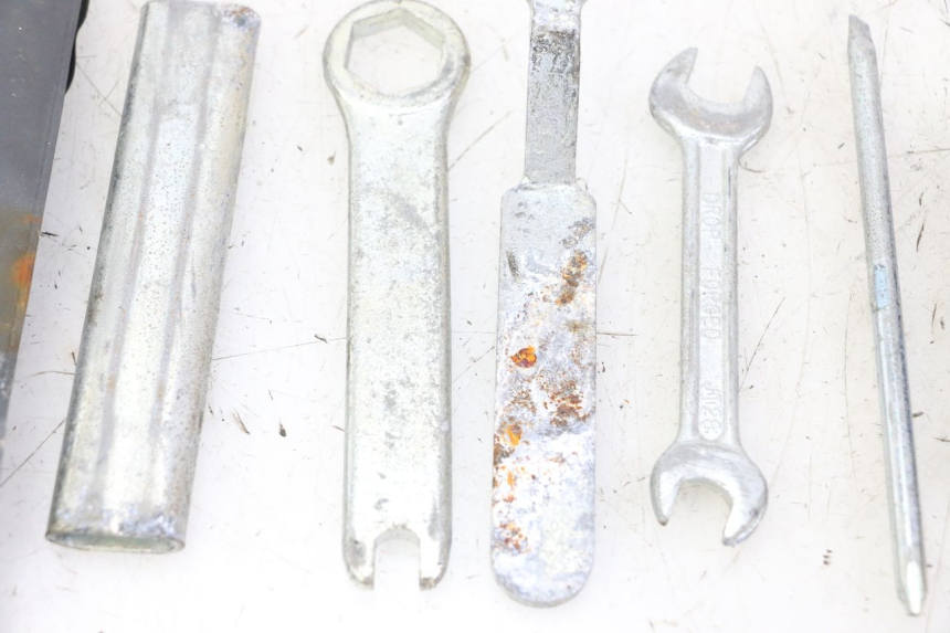 photo de TOOL KIT HONDA SCV LEAD 100 (2003 - 2007) - Product overview