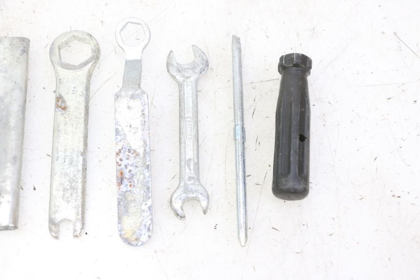 photo de TOOL KIT HONDA SCV LEAD 100 (2003 - 2007) - Checked used part