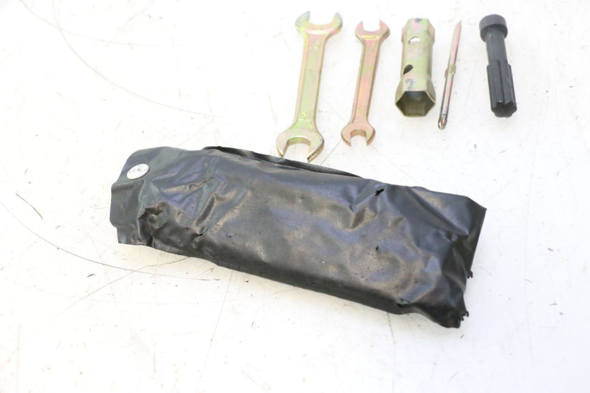 photo de TOOL KIT MASH SEVENTY FIVE 125 (2013 - 2021) - Alternative perspective
