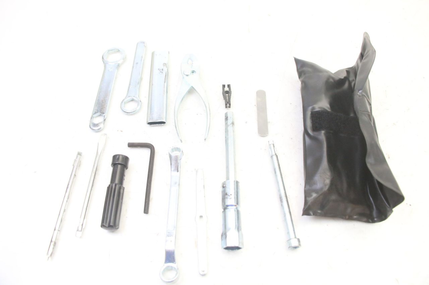 photo de TOOL KIT HONDA ST PAN EUROPEAN 1300 (2002 - 2013) - Component detail