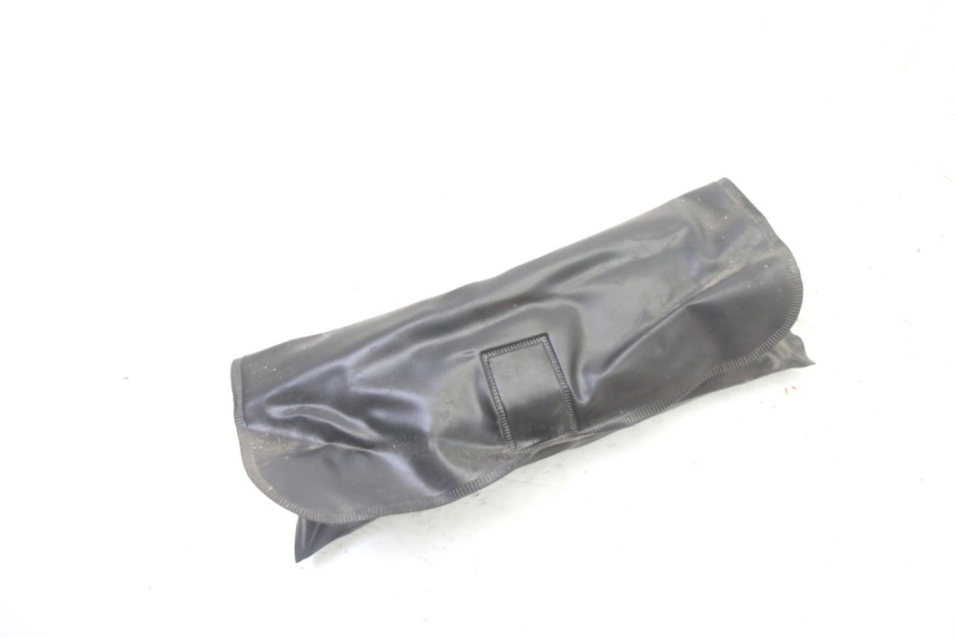 photo de TOOL KIT HONDA ST PAN EUROPEAN 1300 (2002 - 2013) - Zoom on usage condition