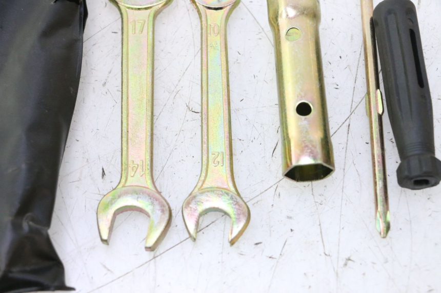 photo de TOOL KIT YAMASAKI STREET 50 (2013 - 2018) - Checked used part