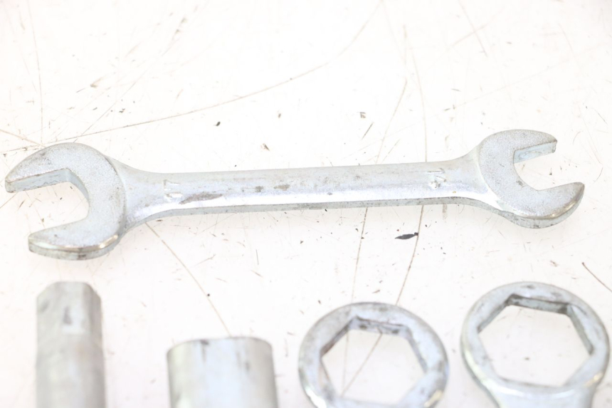 photo de TOOL KIT SUZUKI SV S 650 (2003 - 2009) - Fixing points details
