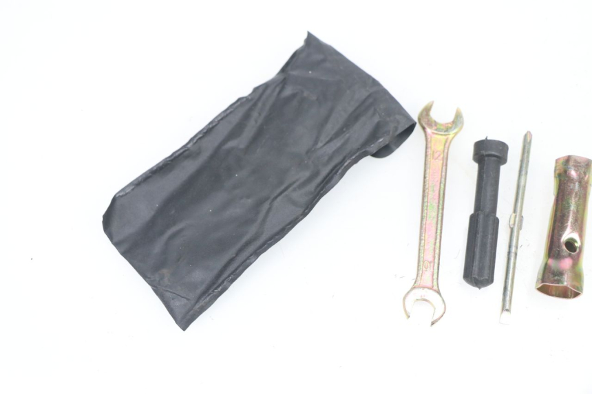 photo de TOOL KIT BAOTIAN TRAVEL SPIRIT 50 (2010 - 2012) - Zoom on usage condition