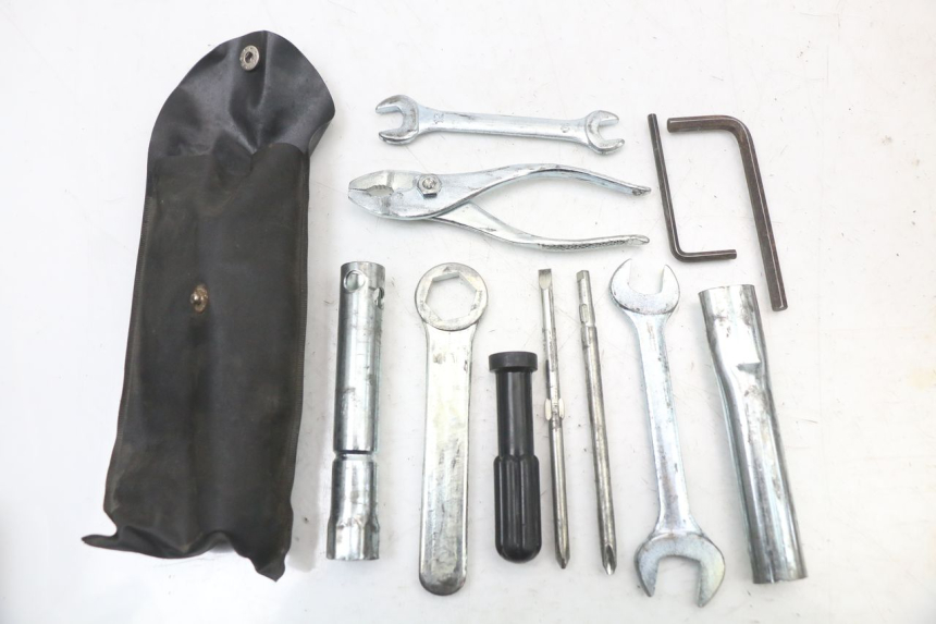 photo de Tool kit SUZUKI VL INTRUDER 125 (2004 - 2007) - Main view