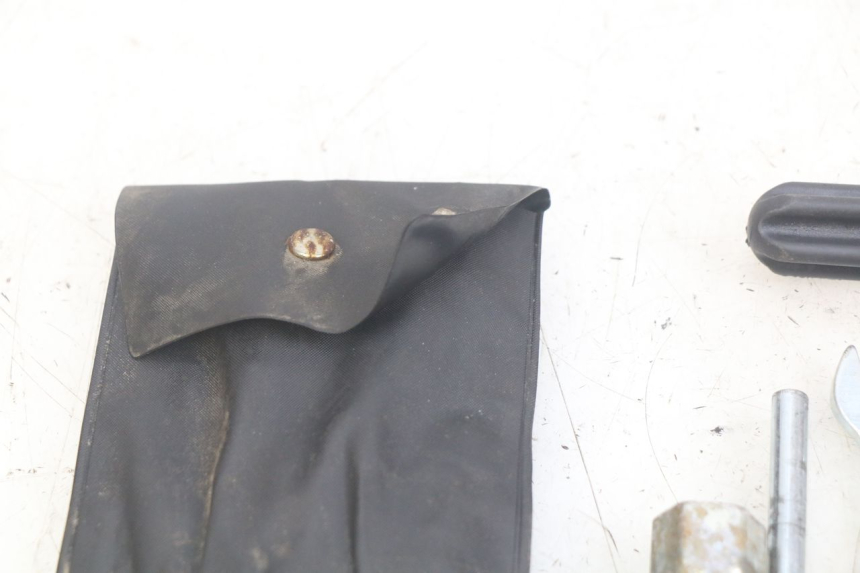 photo de TOOL KIT YAMAHA XMAX X-MAX 125 (2006 - 2009) - Technical close-up