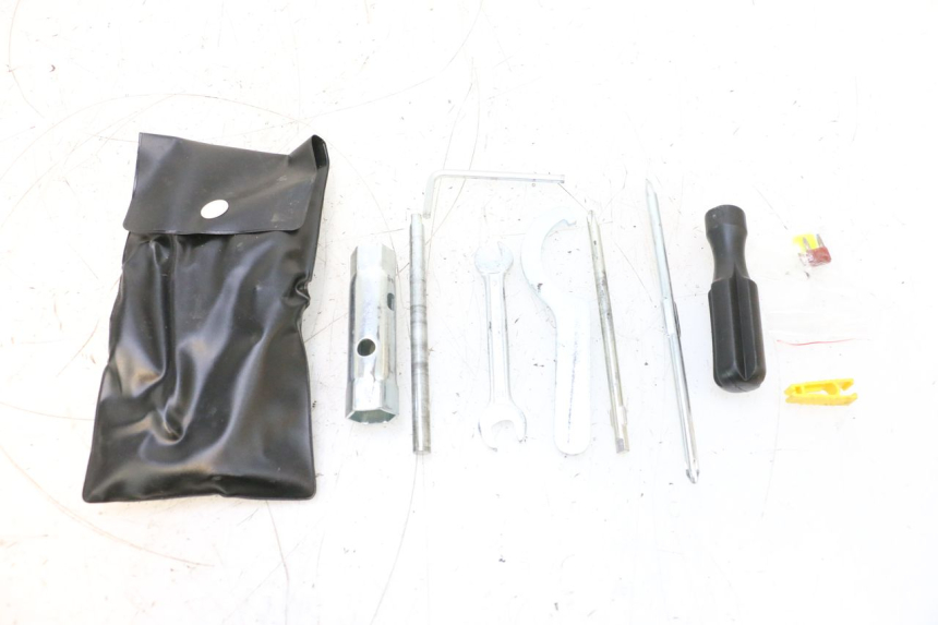 photo de TOOL KIT YAMAHA X-MAX XMAX 125 (2010 - 2013) - Main view