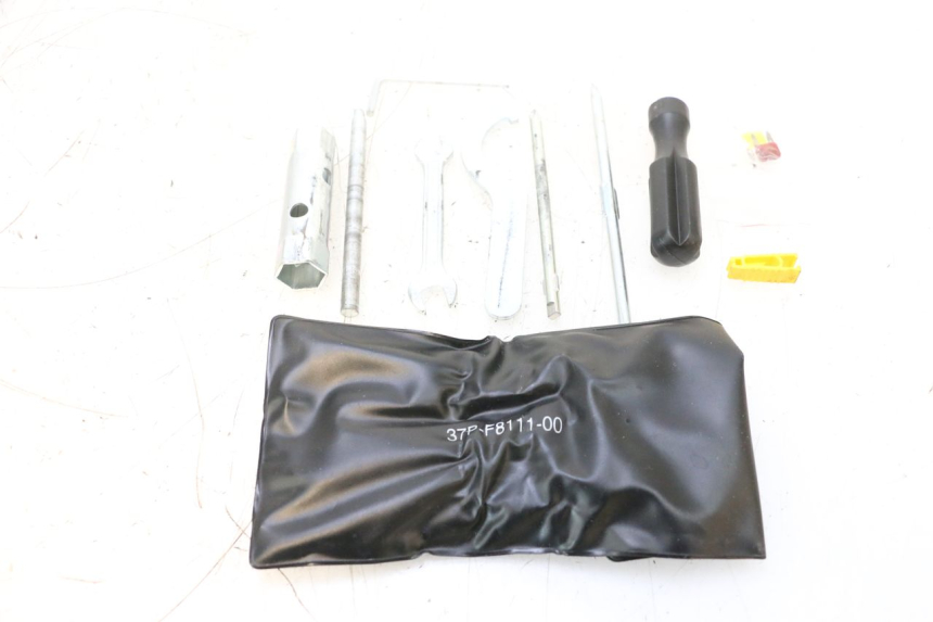 photo de TOOL KIT YAMAHA X-MAX XMAX 125 (2010 - 2013) - Technical close-up
